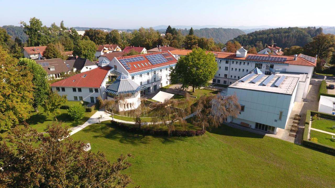 Spectrum Kirche Exerzitien-Und Bildungshaus Auf Mariahilf Hotel Passau Exterior photo