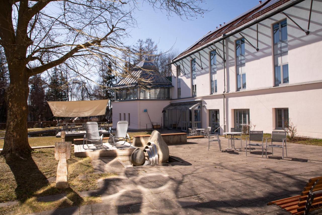 Spectrum Kirche Exerzitien-Und Bildungshaus Auf Mariahilf Passau Exterior photo