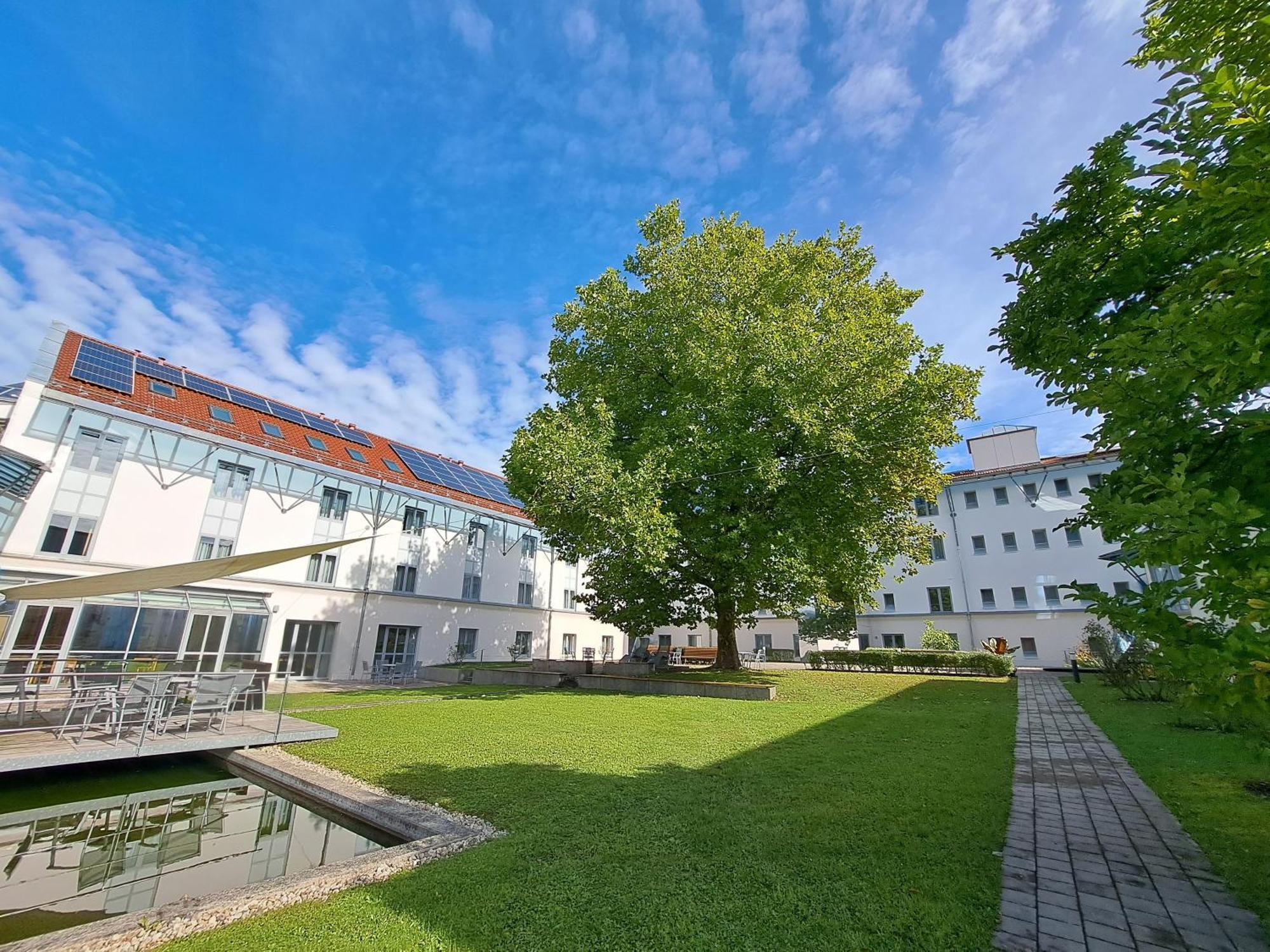 Spectrum Kirche Exerzitien-Und Bildungshaus Auf Mariahilf Hotel Passau Exterior photo