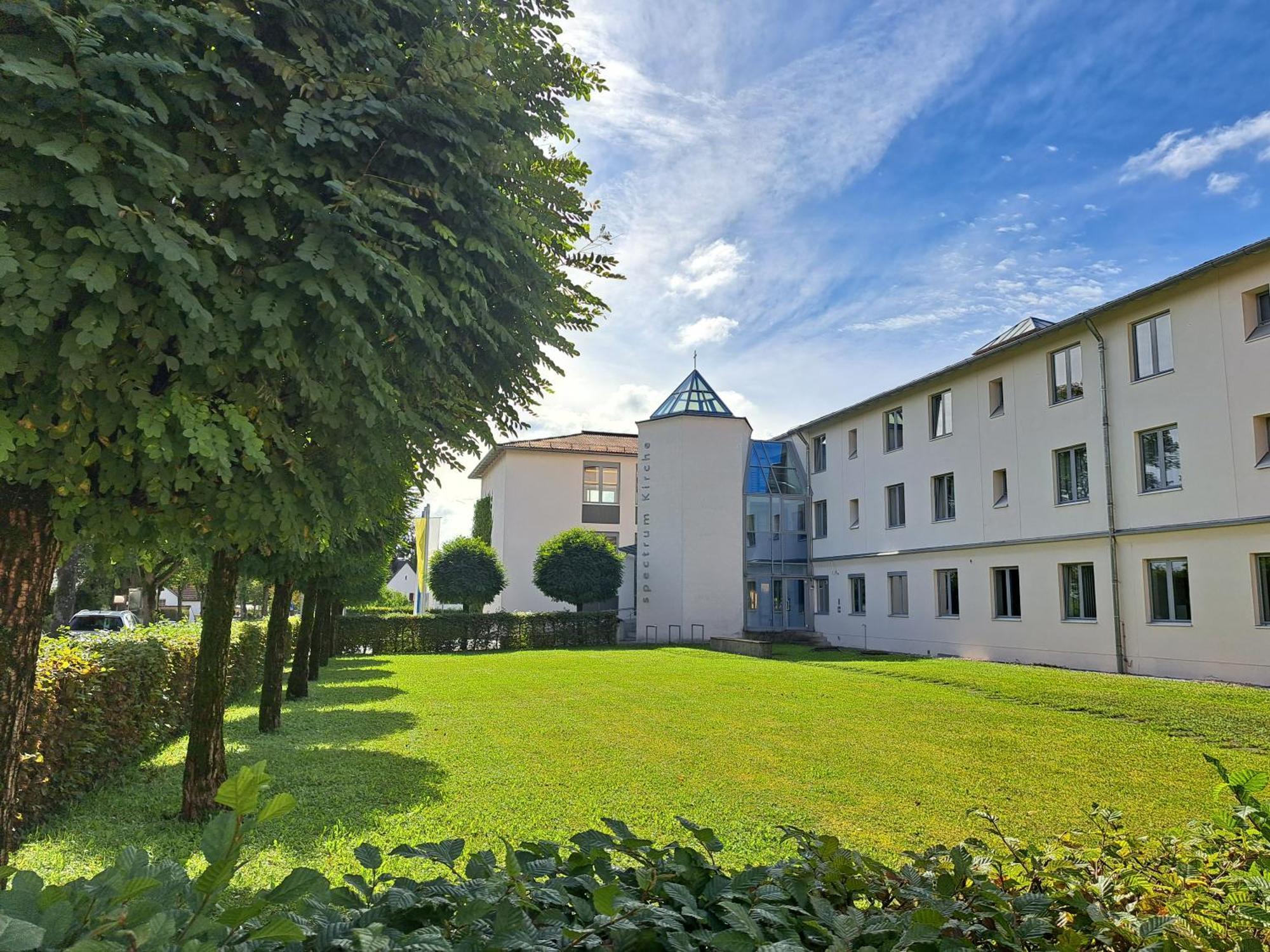 Spectrum Kirche Exerzitien-Und Bildungshaus Auf Mariahilf Passau Exterior photo
