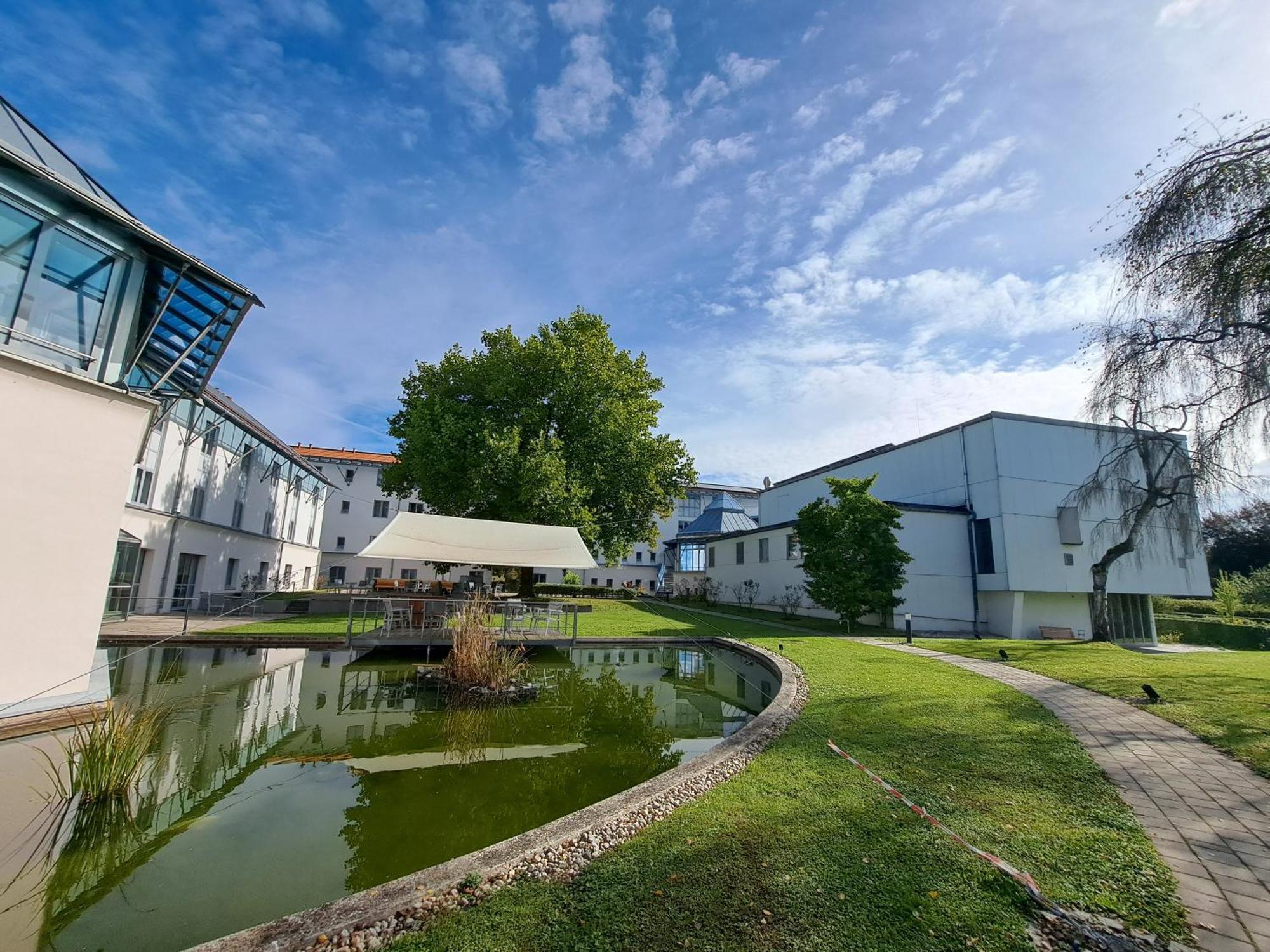 Spectrum Kirche Exerzitien-Und Bildungshaus Auf Mariahilf Hotel Passau Exterior photo